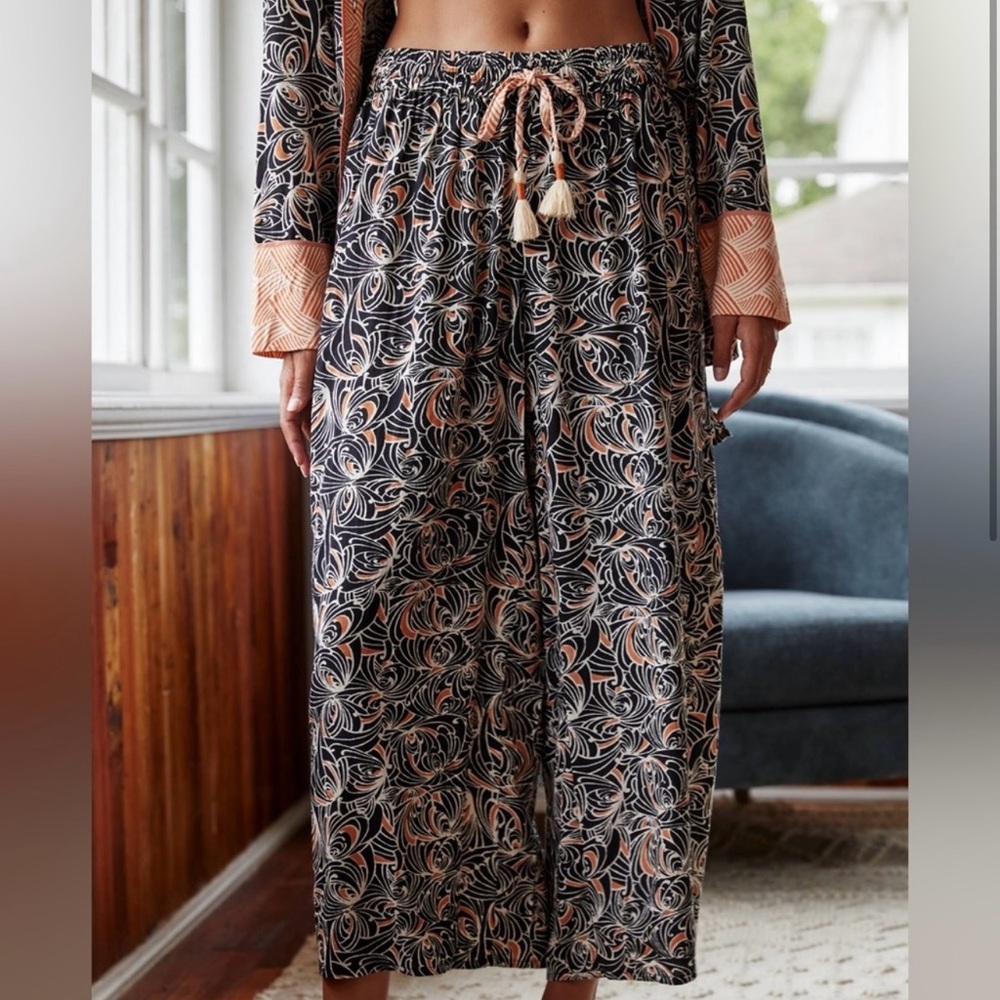 Anthropologie Black / White Pajama Pants (2x) and Matching Top (XLP) Set